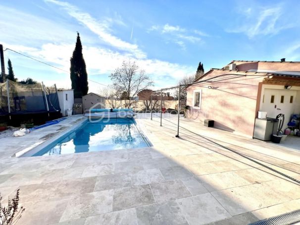 A louer MAISON  4 PIECES 115 M2  VILLECROZE