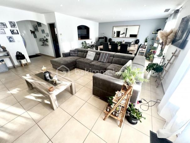 A louer MAISON  4 PIECES 115 M2  VILLECROZE