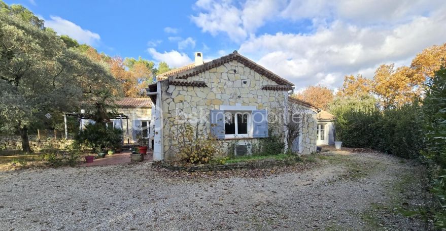 A louer MAISON  7 PIECES 200 M2  PONT SAINT ESPRIT