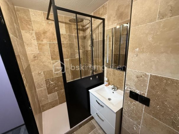 A louer STUDIO NEUF  26 M2 BORD DE MER BALARUC LES BAINS