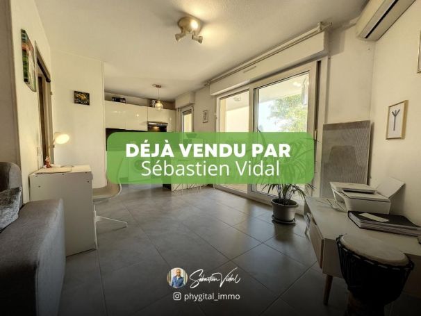 A louer STUDIO  29 M2 TERRASSE BORD DE MER ANTIBES