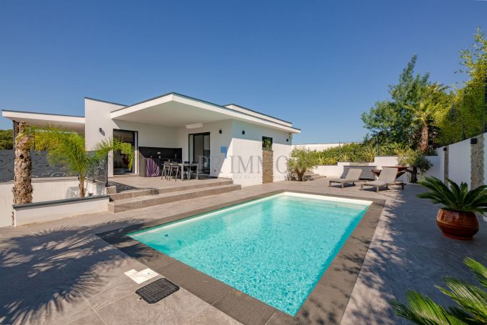 A vendre MAISON  CONTEMPORAINE BORD DE MER SAINT AYGULF