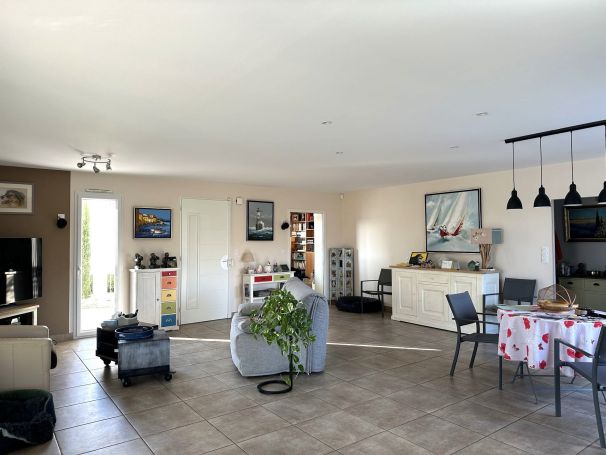 A vendre MAISON  5 PIECES 156 M2 BORD DE MER LE FENOUILLER