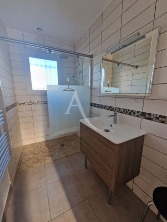 A vendre MAISON  5 PIECES 104 M2 PLAGE à PIED TALMONT SAINT HILAIRE