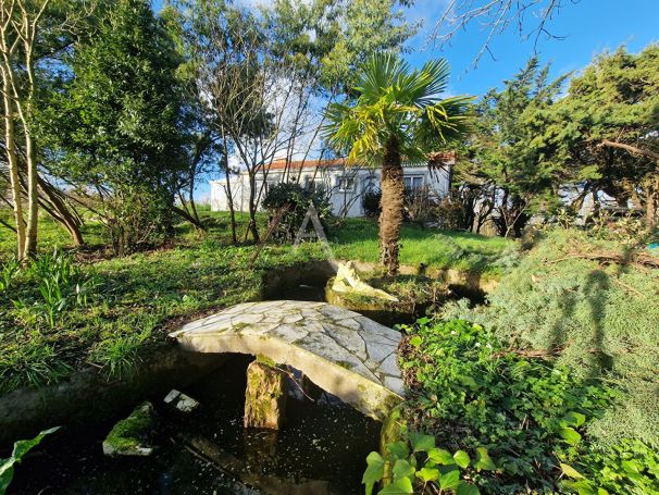 A vendre MAISON  4 PIECES 111 M2 BORD DE MER TALMONT SAINT HILAIRE