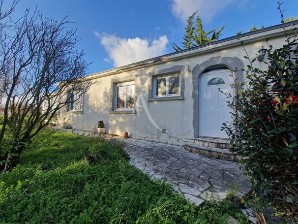 A vendre MAISON  4 PIECES 111 M2 BORD DE MER TALMONT SAINT HILAIRE