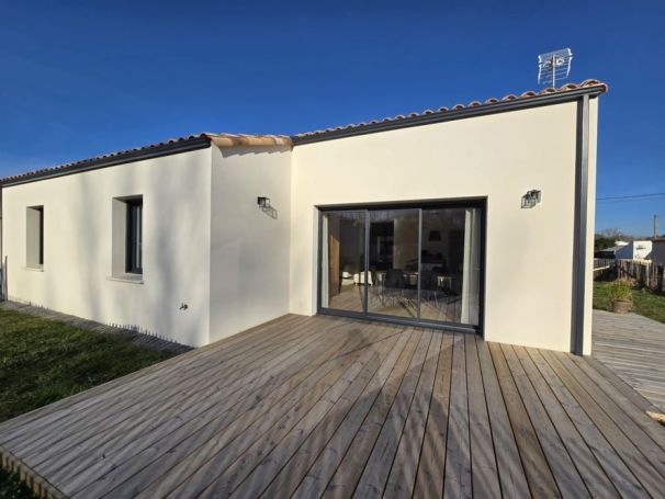 A vendre MAISON  4 PIECES 93 M2 BORD DE MER SAINT JEAN DE MONTS