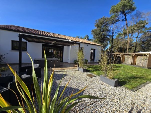 A vendre MAISON  4 PIECES 90 M2 BORD DE MER SAINT JEAN DE MONTS