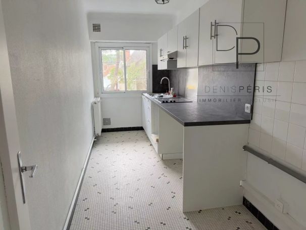 A vendre APPARTEMENT T3 64 M2 BORD DE MER LA BAULE ESCOUBLAC