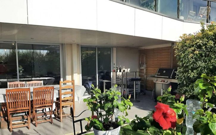 A louer APPARTEMENT T2 45 M2 TERRASSE BORD DE MER NICE