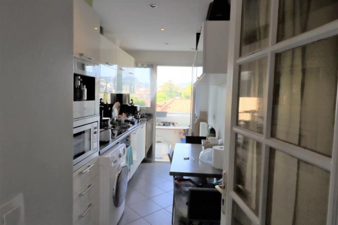 A louer APPARTEMENT T3 87 M2 TERRASSE BORD DE MER CANNES