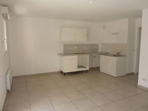 A louer APPARTEMENT T2 39 M2 TERRASSE  LISIEUX