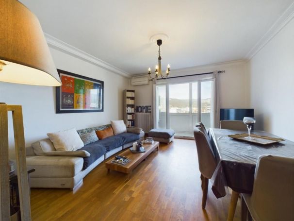 A louer APPARTEMENT T4 91 M2 VUE MER AJACCIO