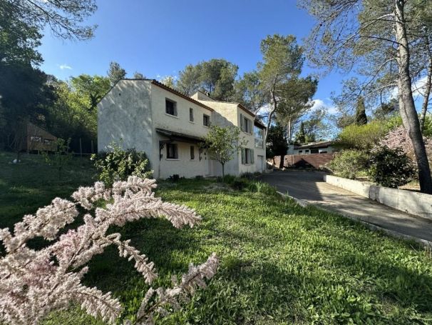 A louer MAISON  5 PIECES 128 M2  SAINT CLEMENT DE RIVIERE