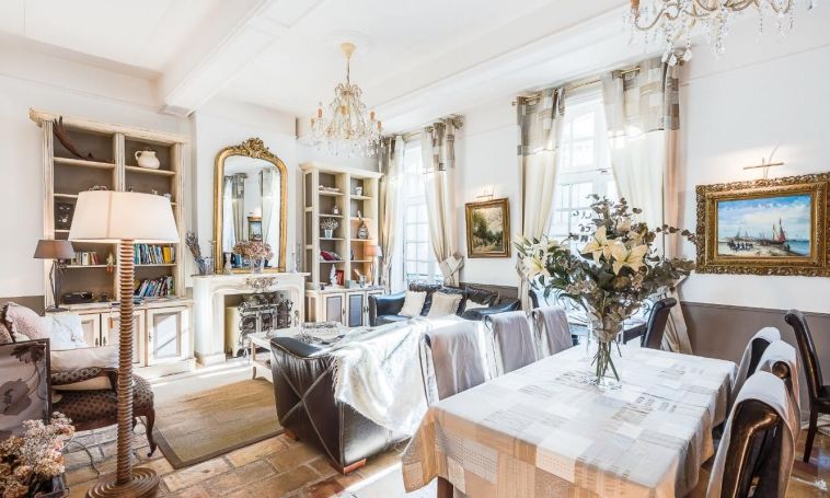 A louer MAISON  DE MAîTRE  PEZENAS