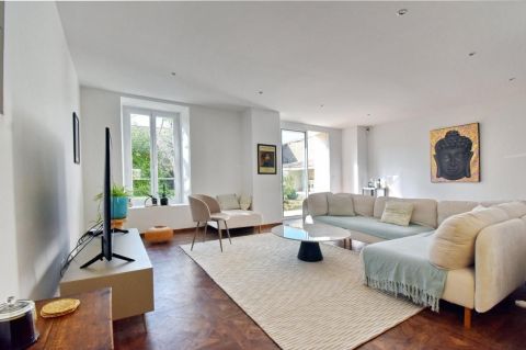 A vendre MAISON  DE MAîTRE BORD DE MER MEZE