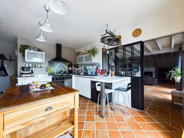 A louer MAISON  CONTEMPORAINE  SAINT HILAIRE DE CHALEONS