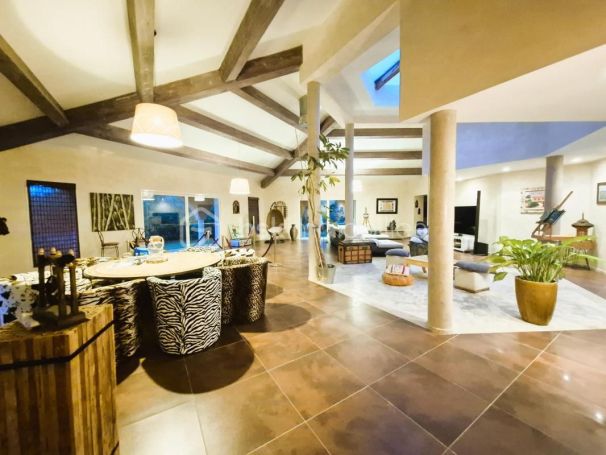 A louer MAISON  D'ARCHITECTE  CUERS