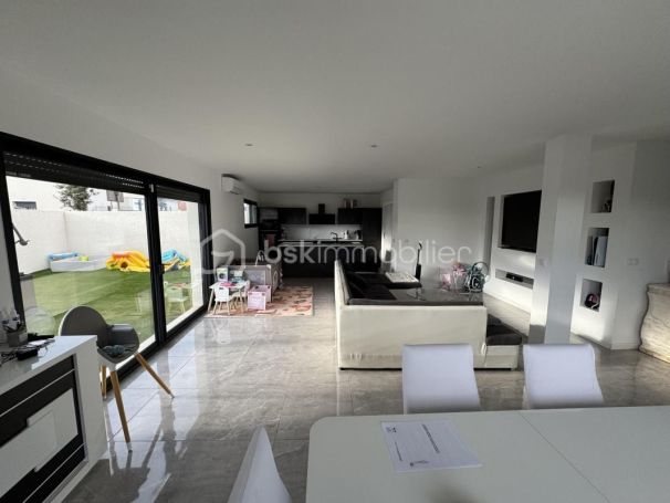 A louer MAISON  5 PIECES 120 M2  VALROS