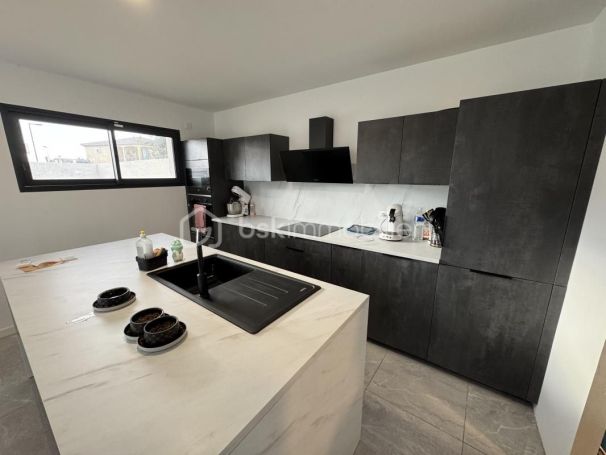 A louer MAISON  5 PIECES 120 M2  VALROS