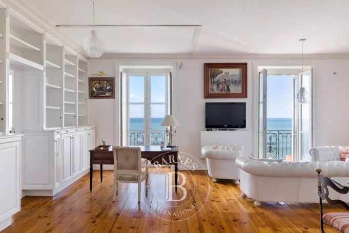 APPARTEMENT DE PRESTIGE T2 87 M2 VUE MER BIARRITZ
