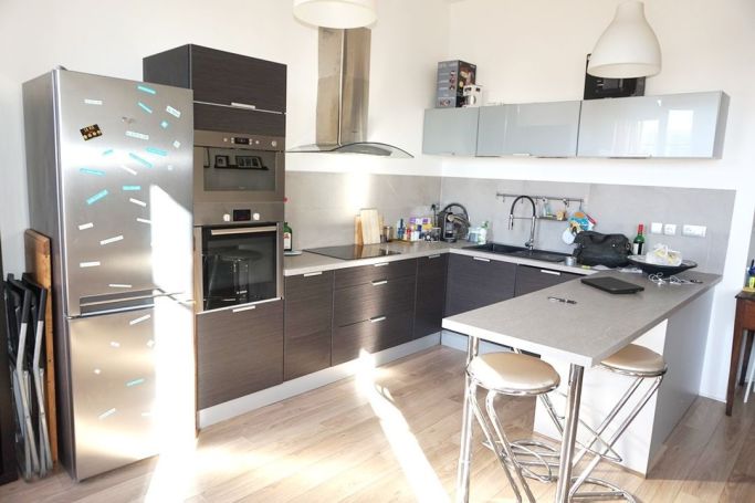 A louer APPARTEMENT T3 69 M2 PIEDS DANS L'EAU MARSEILLE 2EME