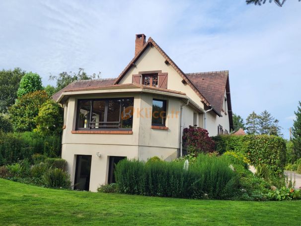 A vendre MAISON  10 PIECES 246 M2  YVETOT Ecole et commerces à 2 kms