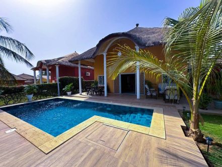 Villa  m2 LOCATION LONGUE DUREE AUX ORANGERSSALY
