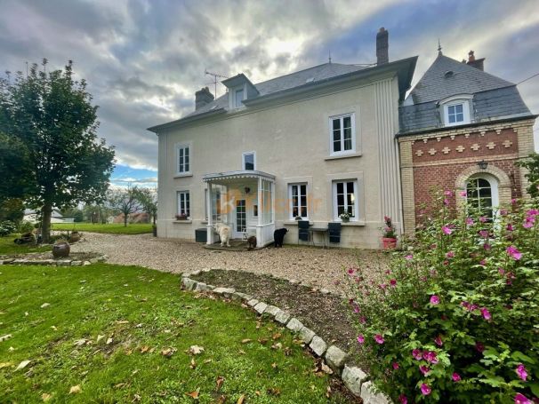 A vendre MAISON  5 PIECES 140 M2  LE TRAIT Servivce et commerce