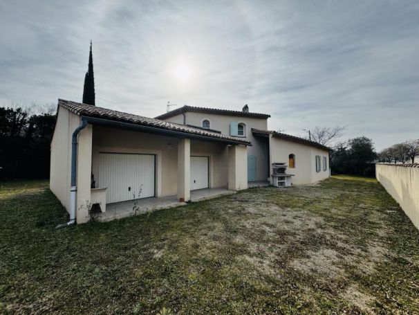A louer MAISON  5 PIECES 168 M2  BAGNOLS SUR CEZE