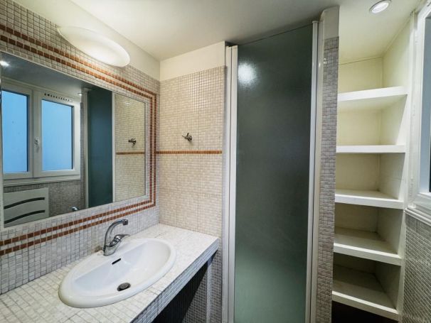 A vendre APPARTEMENT T3 61 M2  VILLENEUVE LES AVIGNONS