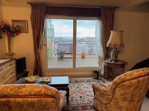 A vendre Bel appartement T4 93 M² duplex VUE MER HYERES