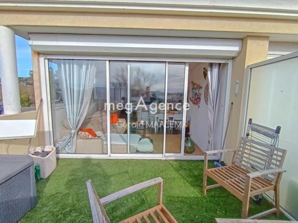 A louer APPARTEMENT T2 48 M2 TERRASSE BORD DE MER GRIMAUD