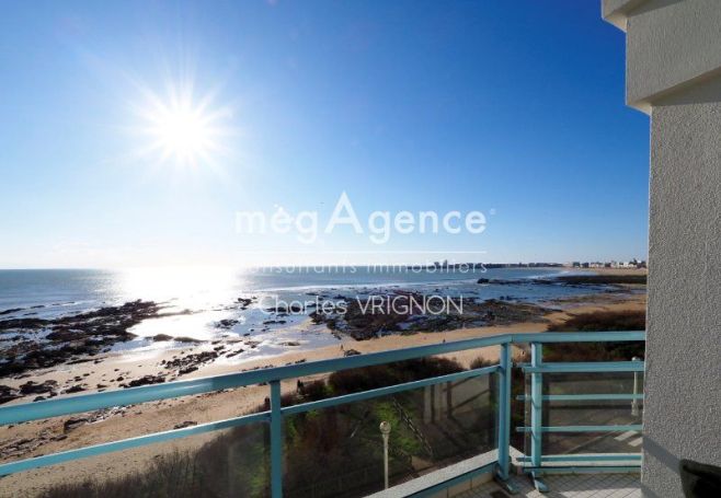 A louer APPARTEMENT DUPLEX T4 107 M2 TERRASSE VUE MER LES SABLES D OLONNE