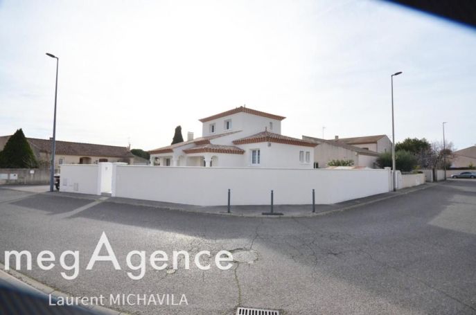 A louer MAISON  DE MAîTRE  BEZIERS