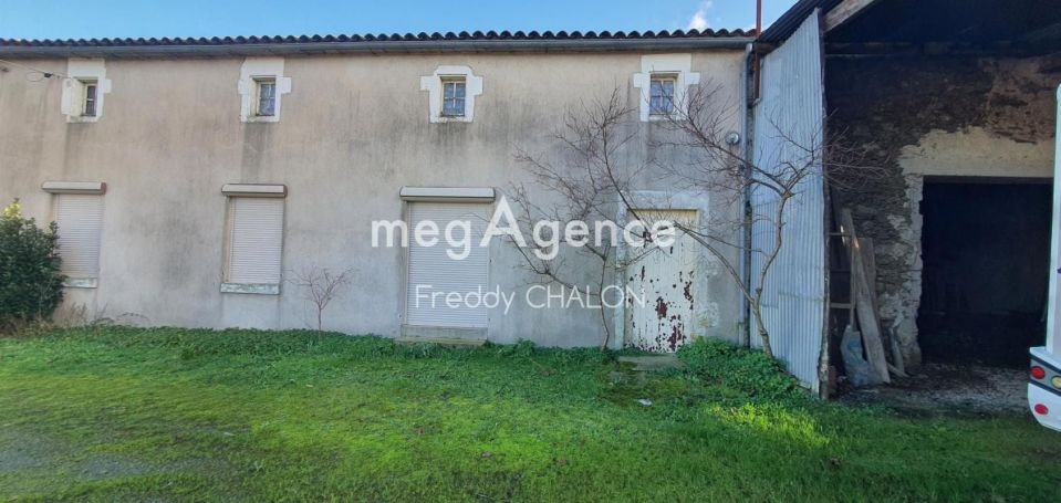 A vendre  maison en pierres de 108 m²  Tallud Sainte Gemme