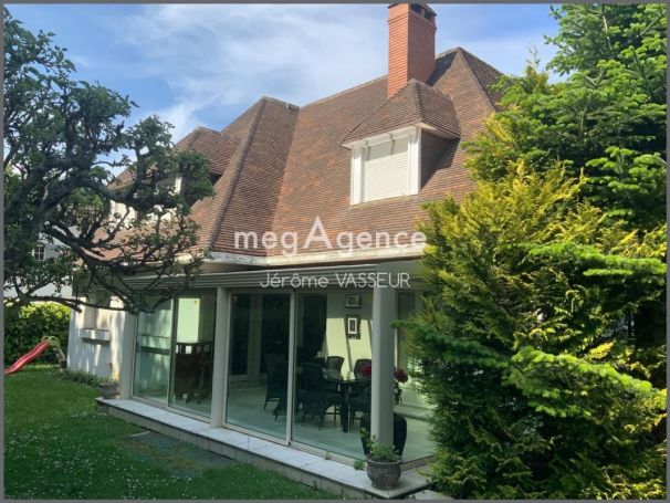 A louer MAISON  D'ARCHITECTE  SAINT LEONARD