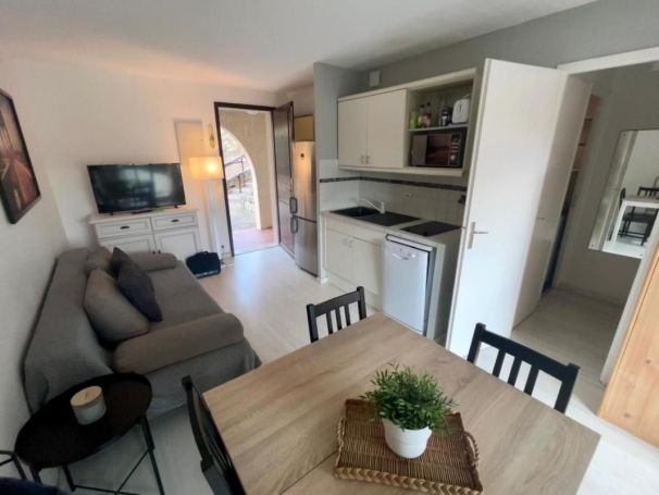 A vendre APPARTEMENT T2 28 M2 TERRASSE PLAGE à PIED  ROQUEBRUNE SUR ARGENS