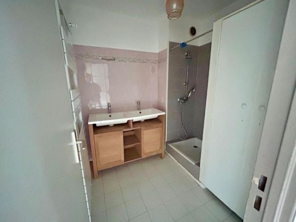 A louer APPARTEMENT T4 65 M2 BORD DE MER COGOLIN