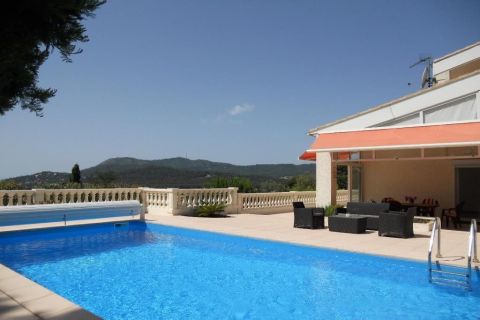 A vendre TRES BELLE PROPRIETE 6 PIECES 200 M² VUE MER La Seyne-sur-Mer