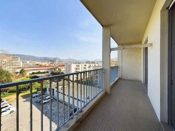 A louer APPARTEMENT T2 38 M2 BORD DE MER AJACCIO
