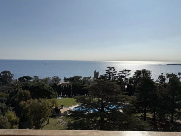 A louer  magnifique appartement EN LOCATION DE VACANCES 4 PIECES VUE MER Cannes