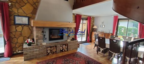 A louer MAISON 8 PIECES 190 M2 VERNET LES BAINS