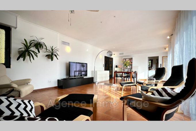 A vendre MAISON  5 PIECES 131 M2  SAINT VIVIEN DE MEDOC