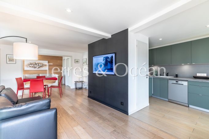 A vendre APPARTEMENT T3 76 M2 BORD DE MER BIARRITZ Commerces de Quartier