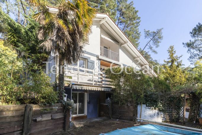 A vendre MAISON  7 PIECES 220 M2  SOORTS HOSSEGOR