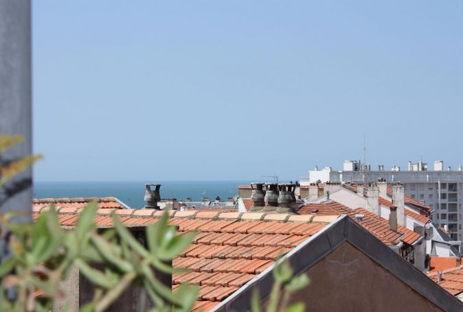 A vendre APPARTEMENT NEUF T2 35 M2 BORD DE MER BIARRITZ commerces plages et transports