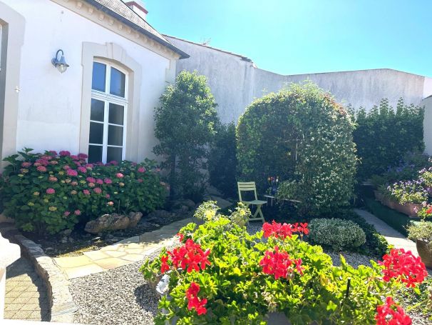 A vendre MAISON  6 PIECES 231 M2 BORD DE MER SAINT GILLES CROIX DE VIE