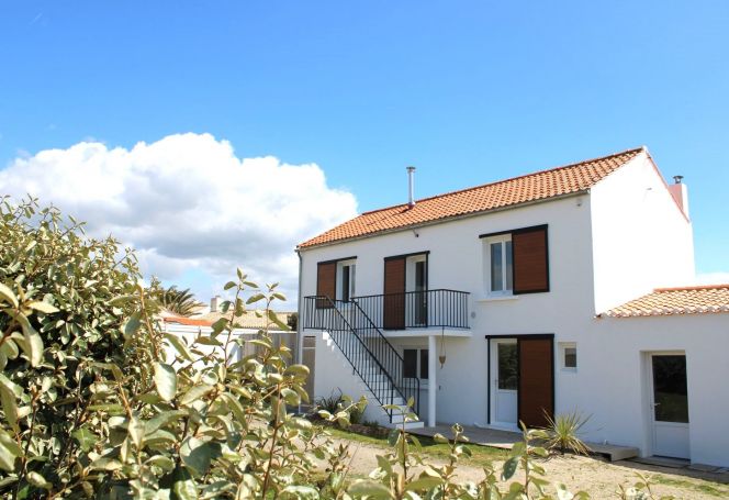 A vendre MAISON  4 PIECES 102 M2 BORD DE MER SAINT GILLES CROIX DE VIE
