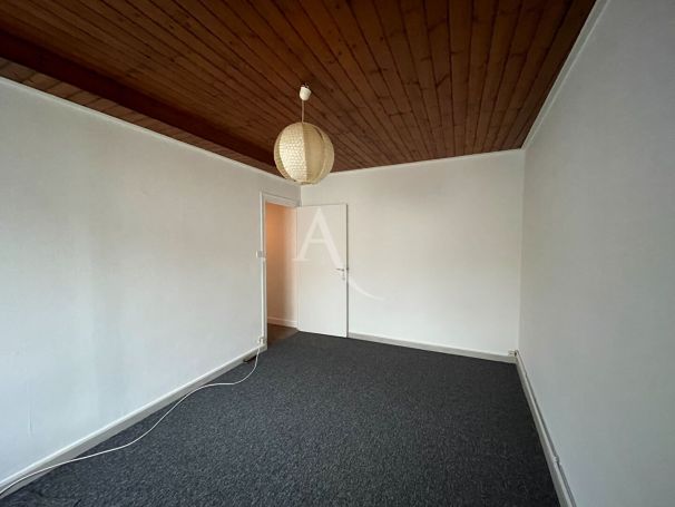 A vendre APPARTEMENT T3 53 M2 BORD DE MER JARD SUR MER